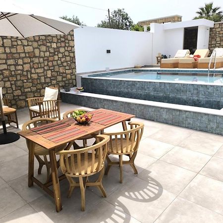 Valantina'S & Mannouel Lardos Luxury Villas Екстер'єр фото