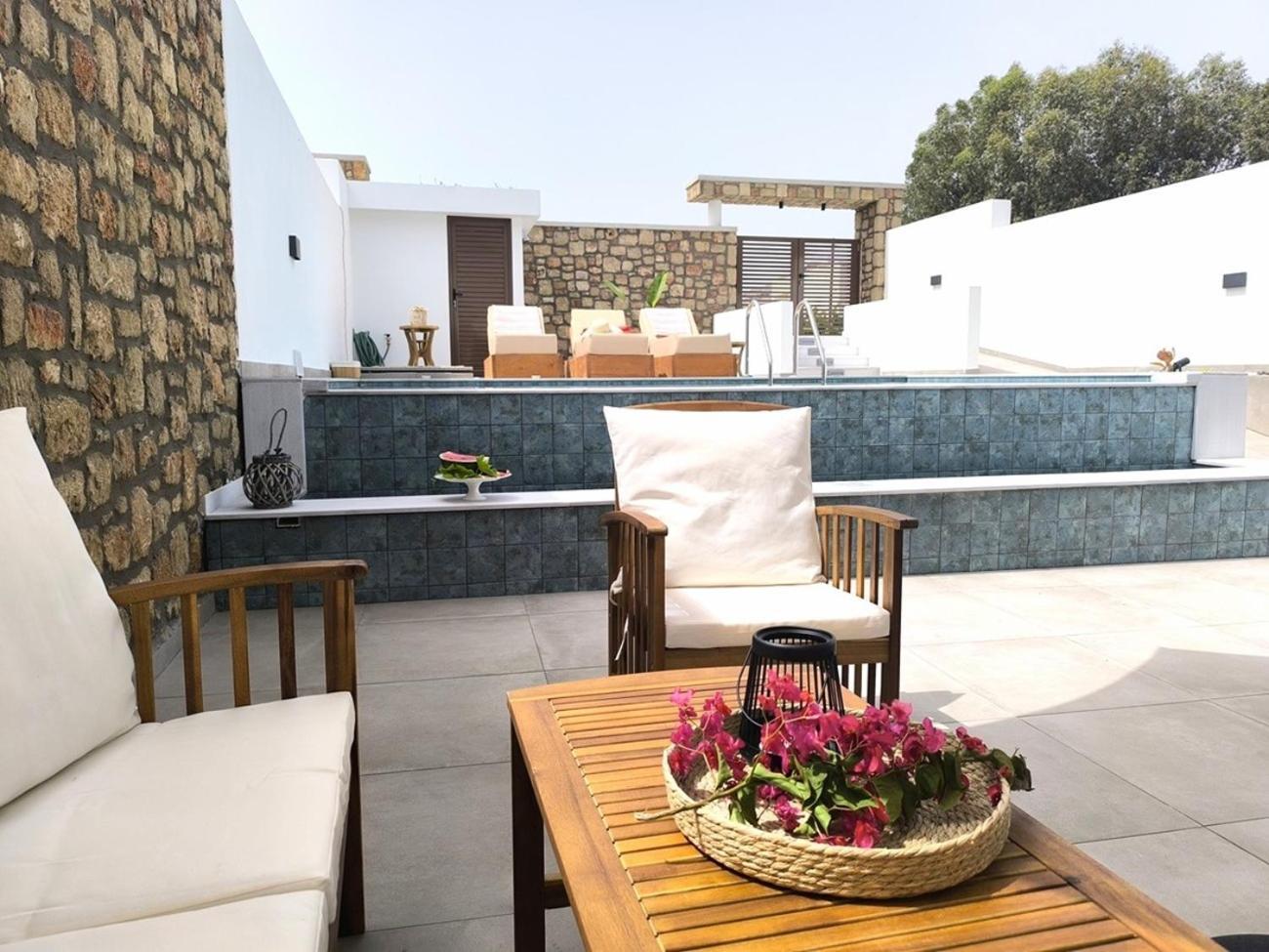 Valantina'S & Mannouel Lardos Luxury Villas Екстер'єр фото